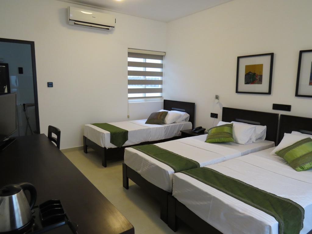 Bed and Breakfast Chapelton House Коломбо Номер фото